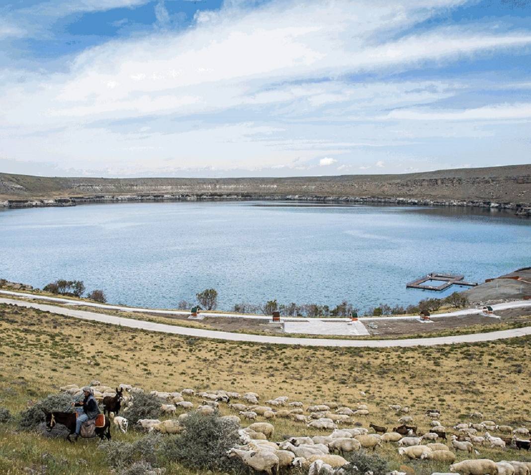 Konya'da tadı acı, huzuru tatlı göl: Turistler için kış da fark etmiyor 9